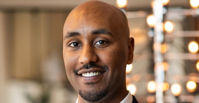 Lamech Beyene mäklare i Uppsala