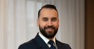 Kenan Cetin mäklare i Botkyrka