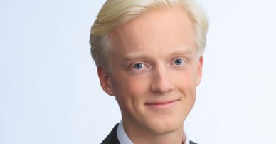 Lukas Holmedal mäklare i Sollentuna