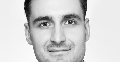 Deni Ilic mäklare i Huddinge