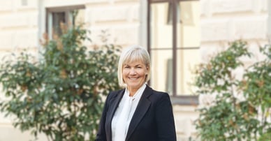 Ewa Söderberg mäklare på Östermalm, Lidingö, Vasastan, Danderyd, Gärdet, Norrmalm, Hjorthagen, Djurgården och Norra Djurgården