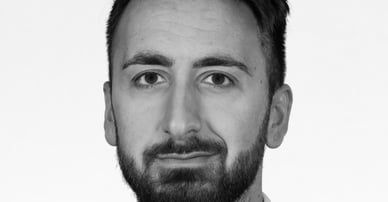 Sam Jahangiri mäklare i Järfälla