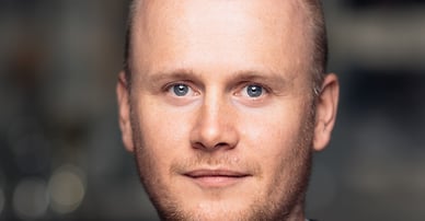 Simon Strand mäklare i Farsta, Farsta Strand, Larsboda, Haninge, Fagersjö, Tyresö, Skarpnäck, Hökarängen och Nacka