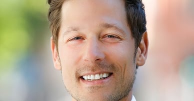 Andreas Olofsson mäklare i Nora