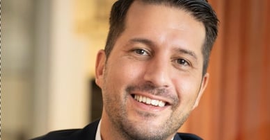 Nikos Bolotis mäklare i Borås