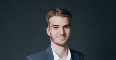 Oliver Lööv mäklare i Stenungsund