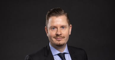 Dennis Sandström mäklare i Bromma, Södermalm, Mariehäll, Liljeholmen, Västberga och Täby