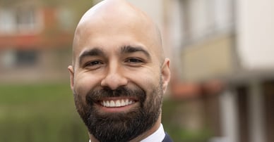 Fabian Hedlund mäklare i Upplands Väsby, Huddinge, Blackeberg, Östermalm och Bromma