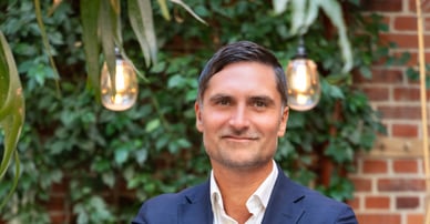 Sebastian Arnell mäklare i Masthugget