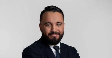 Farzad Mirzazadeh mäklare i Kista