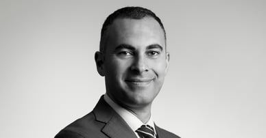 Kourosh Farhang mäklare i Vasastan