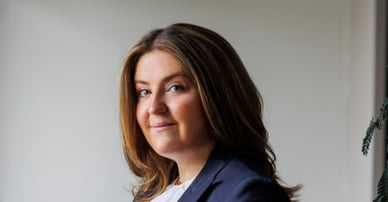 Evelina Lundberg mäklare på Östermalm, Södermalm, Hammarby Sjöstad, Gamla Stan och Henriksdal