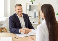 Fullmakt för att sälja hus eller lägenhet – så funkar det