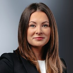 Evelina Olofsson, Mäklare på Boporten