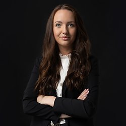 Kelly Ståhl, Mäklare på Svenska Mäklarhuset