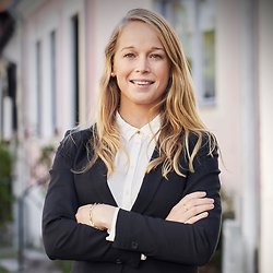 Catrine Löfkvist, Mäklare på Bertwig Fastighetsförmedling