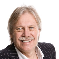 Lars-Ove Jacobsson, Mäklare på Riksmäklaren Linköping