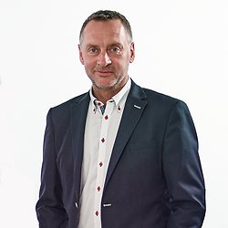 Peter Persson, Mäklare på Jakobssons