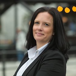 Anneli Göransdotter, Mäklare på Mäklarhuset
