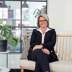 Susanne Eriksson, Mäklare på MOHV
