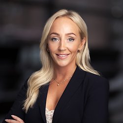 Jessica Alvå, Mäklare på Notar