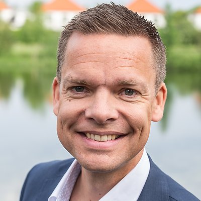 Tobias Lundgren mäklare