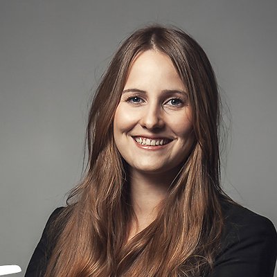 Daniela Hallström mäklare